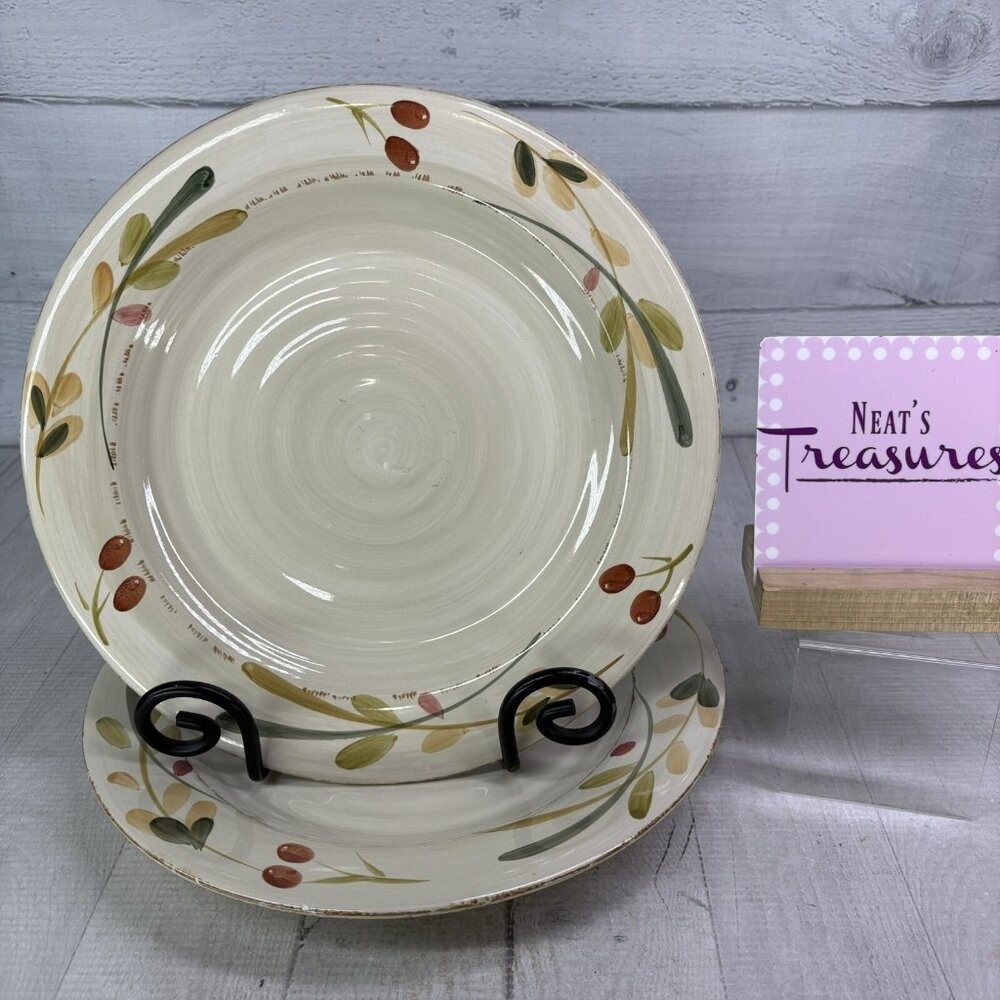 Home Target HMQ 73 Red Berries Green Tan Leaves Stoneware Dinner Plates Set of 2